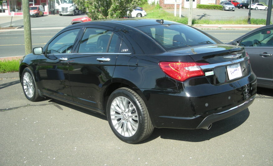 2011 Chrysler 200 Limited