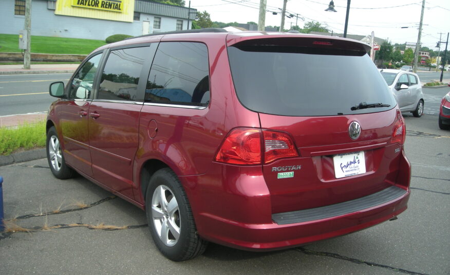 2011 VW Routan